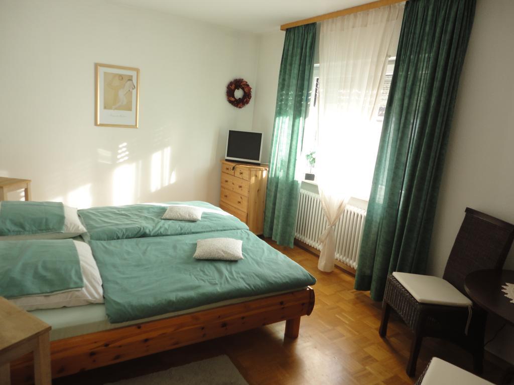 Ferienwohnung Toska プファッフェンヴァイラー 部屋 写真